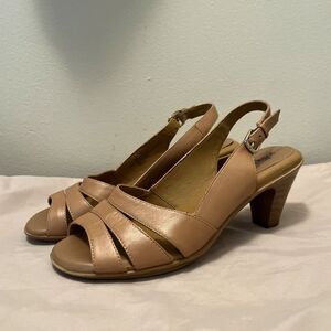 Softspots Neima Women’s Slingback Pillowtop Comfort Sandal, Almond Brown- 9.5WW